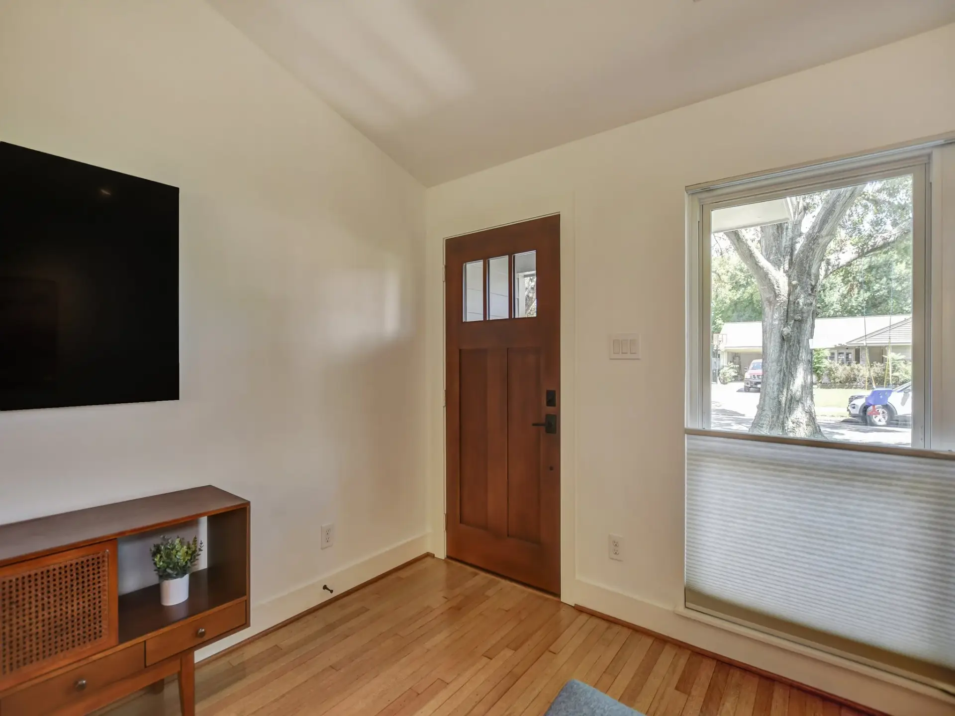 Redstart Foyer in Texas