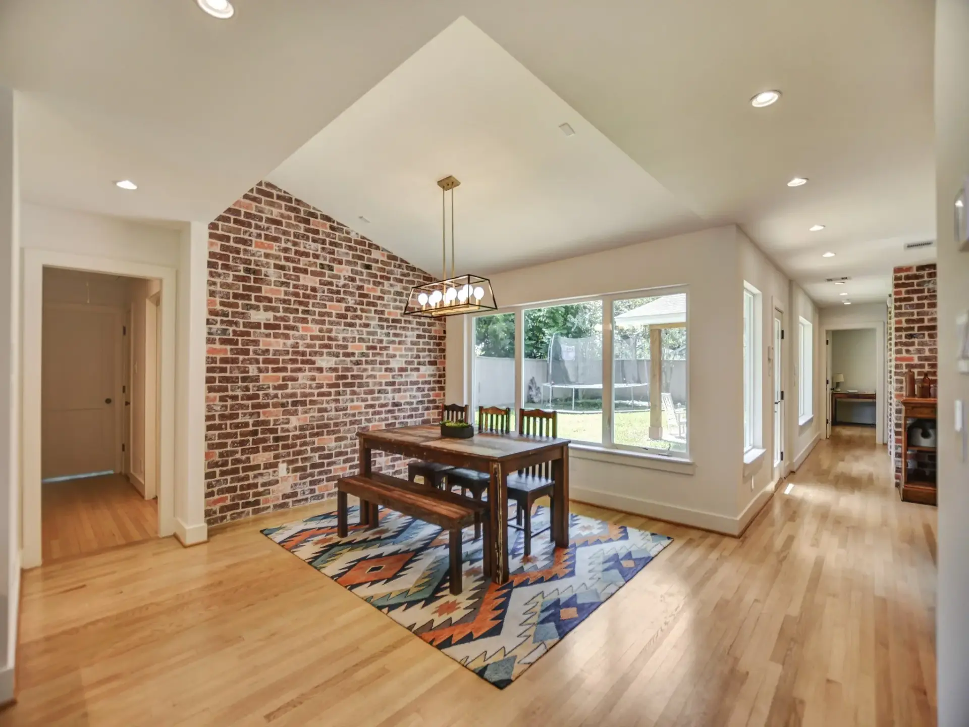 Redstart Dining in Texas