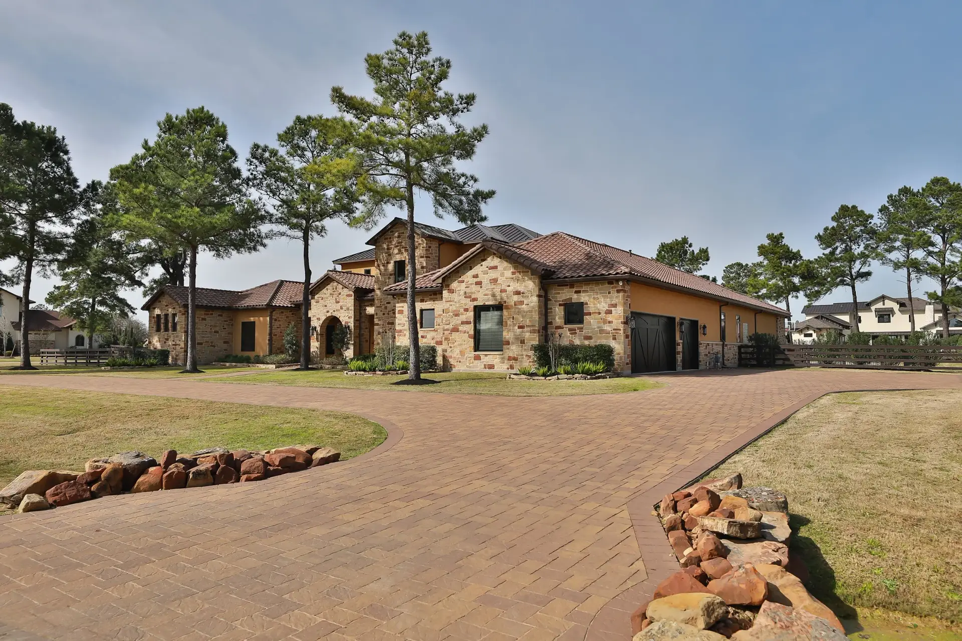 Royal King Featured Image in Tomball, Texas